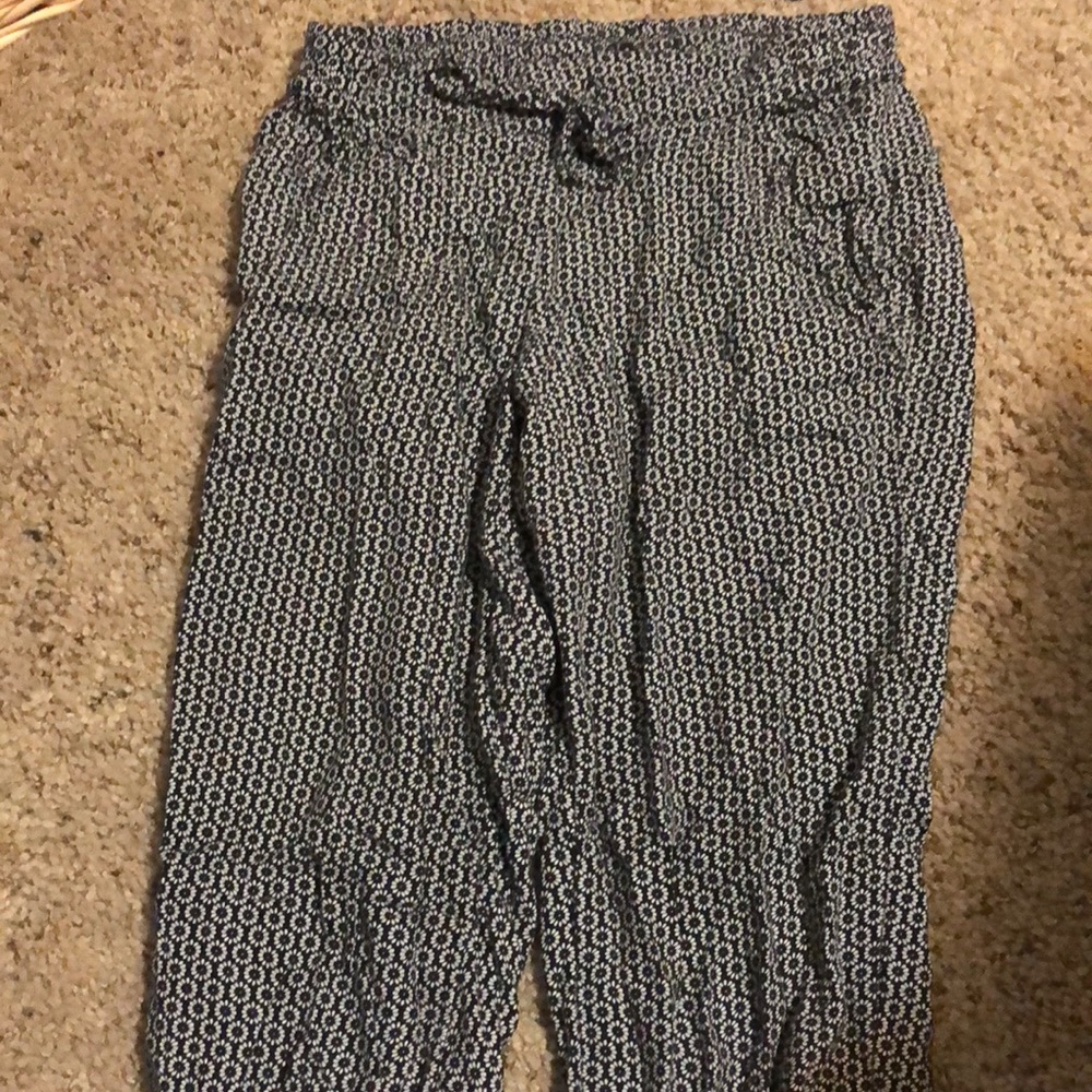 Brandy melville flower jogger pants